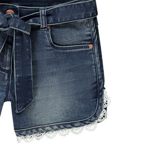 Short vaquero desgastado con detalles de encaje para niña 
