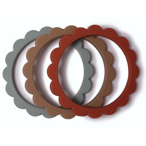 Pack de 3 anillos de dentición de flores 100% silicona en colores azul Cambridge, clémentine y natural. 