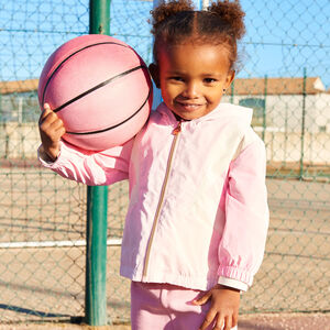 Cortaviento con capucha efecto color block para niña. 