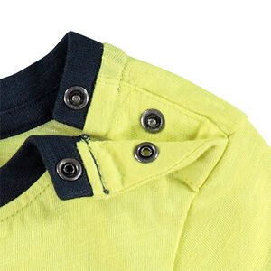 Conjunto camiseta manga corta estampado animal y bermudas 