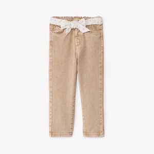 Jean efecto desgastado con cinturilla para atar para niña bebé. 