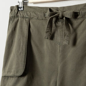 Short de embarazo de tela ligera de tiro bajo 