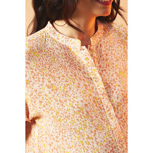 Camisa de embarazo y lactancia de manga corta estampada 